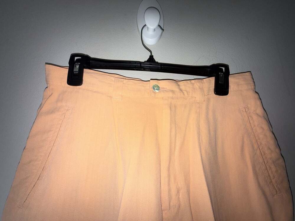 Tommy Bahama Women's 100% Silk Pleated Peach Shorts Size 12 - Picture 2 of 6